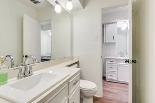 2717 Still Meadow Rd, Irving, TX 75060 - Photo 17