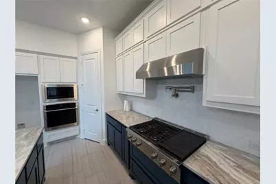 3508 Mescalbean Drive, McKinney, TX 75071 - Photo 3