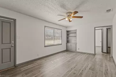 1401 N Rockwall Avenue, Terrell, TX 75160 - Photo 5