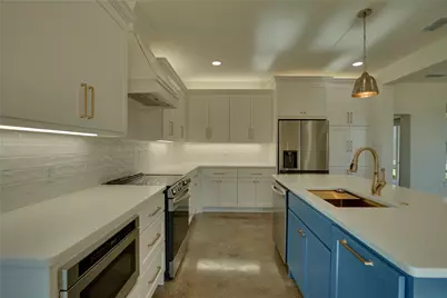 110 Cardinal Woods Court, Granbury, TX 76049 - Photo 7