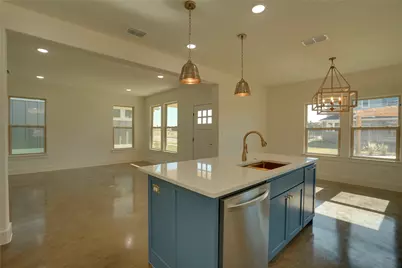 110 Cardinal Woods Court, Granbury, TX 76049 - Photo 9