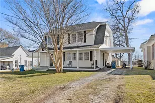 206 S Ave B, Wortham, TX 76693 - Photo 3