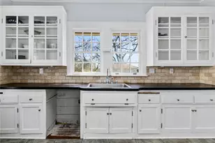 206 S Ave B, Wortham, TX 76693 - Photo 11