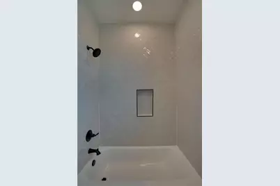 211 Cardinal Woods Court, Granbury, TX 76049 - Photo 17