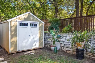 1910 Maplewood Dr, Weatherford, TX 76087 - Photo 27