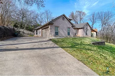 400 Dale Hollow Road, Fort Worth, TX 76103 - Photo 1