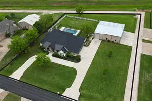 9403 King Air Dr, Granbury, TX 76049 - Photo 5