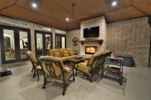 9403 King Air Dr, Granbury, TX 76049 - Photo 31