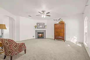 105 Thoroughbred Dr, Krum, TX 76249 - Photo 7