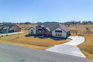 221 Lonicera Ln, Paradise, TX 76073 - Photo 3