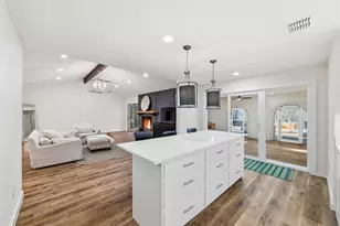 420 Lake Louise Ct, Fort Worth, TX 76103 - Photo 13