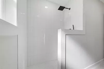 420 Lake Louise Court, Fort Worth, TX 76103 - Photo 23