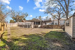 420 Lake Louise Ct, Fort Worth, TX 76103 - Photo 29