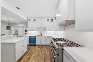 420 Lake Louise Ct, Fort Worth, TX 76103 - Photo 11