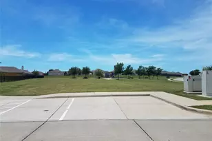 1017 Pebblecreek Dr, Burleson, TX 76028 - Photo 33