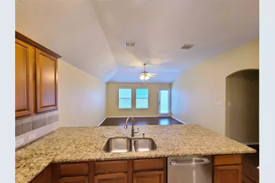 1017 Pebblecreek Drive, Burleson, TX 76028 - Photo 11