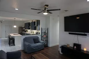 134 W Cober Dr, Grand Prairie, TX 75051 - Photo 7