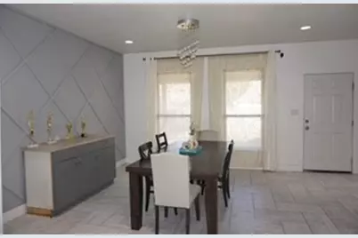 134 W Cober Drive, Grand Prairie, TX 75051 - Photo 9