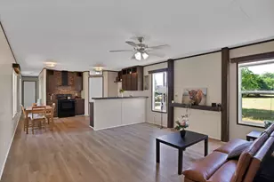 6624 Sunset Cove Ct, Granbury, TX 76049 - Photo 7