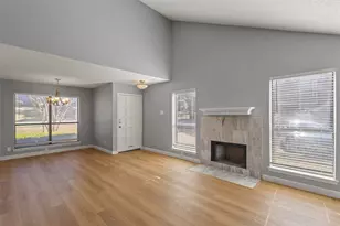 2101 Park Willow Ln, Arlington, TX 76011 - Photo 1