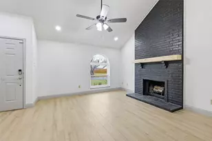 3221 Red Oak Ln, Bedford, TX 76021 - Photo 5