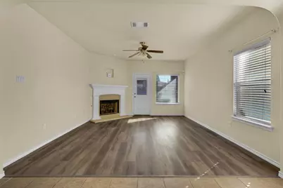 6815 Elderberry Drive, Arlington, TX 76001 - Photo 9