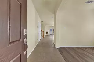 6815 Elderberry Dr, Arlington, TX 76001 - Photo 3