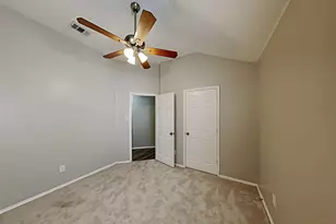 617 Oak Hollow Trail, Saginaw, TX 76179 - Photo 3