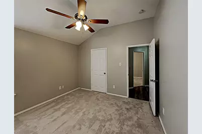 617 Oak Hollow Trail, Saginaw, TX 76179 - Photo 5