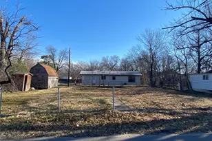 715 N 23 1/2 St, Corsicana, TX 75110 - Photo 1