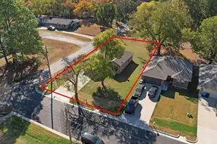 732 E Bullock St, Denison, TX 75021 - Photo 29