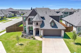 303 Hidden Cove Dr, Ponder, TX 76259 - Photo 9