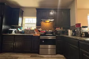 433 Sabine Ave, Cleburne, TX 76031 - Photo 9