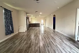 433 Sabine Ave, Cleburne, TX 76031 - Photo 1