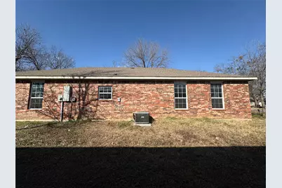 433 Sabine Avenue, Cleburne, TX 76031 - Photo 3