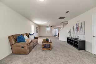 904 Canary Dr, Saginaw, TX 76131 - Photo 5