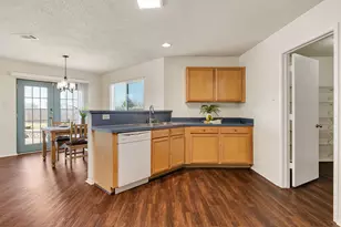 904 Canary Dr, Saginaw, TX 76131 - Photo 13