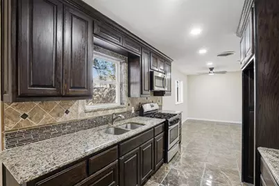 5916 Randell Avenue, Edgecliff Village, TX 76134 - Photo 7