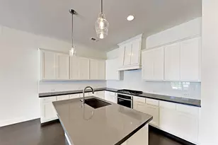 324 Templeton Dr, Fort Worth, TX 76107 - Photo 7