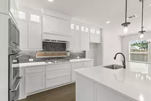 2565 Riverchase Wy, Grand Prairie, TX 75054 - Photo 13
