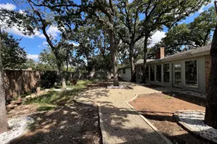 208 Shelmar Dr, Euless, TX 76039 - Photo 19