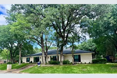 501 N Havenwood Lane, Fort Worth, TX 76112 - Photo 1
