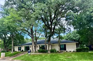 501 N Havenwood Ln, Fort Worth, TX 76112 - Photo 1