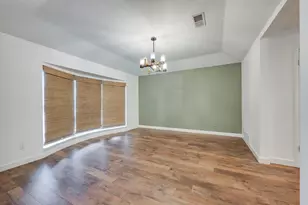 501 N Havenwood Ln, Fort Worth, TX 76112 - Photo 7