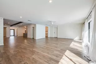 501 N Havenwood Ln, Fort Worth, TX 76112 - Photo 21