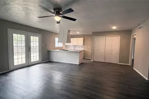 6933 Glenhurst Dr, North Richland Hills, TX 76182 - Photo 5