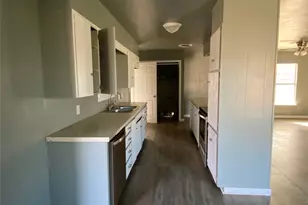 908 Circle Dr, Bowie, TX 76230 - Photo 3