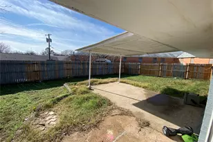 908 Circle Dr, Bowie, TX 76230 - Photo 13