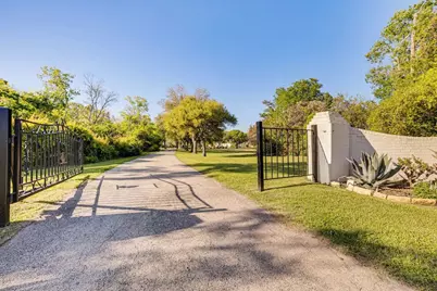 601 N Shipp Street, Madisonville, TX 77864 - Photo 23