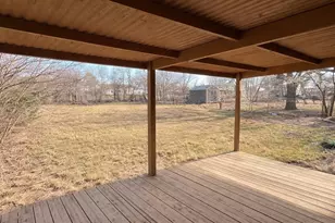 519 Hutchinson St, Bowie, TX 76230 - Photo 9